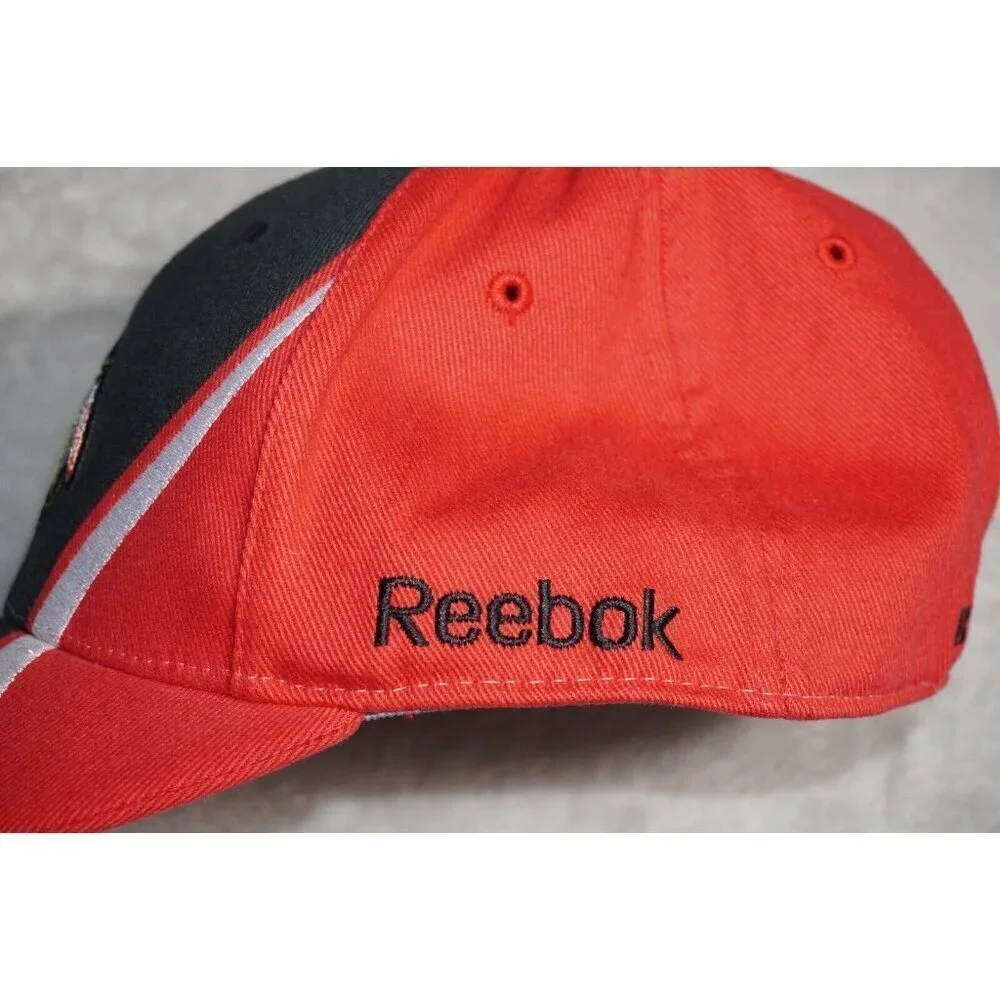 Chicago Blackhawks Reebok NHL Swirl Fitted Cap Hat - Size Youth